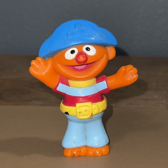 Assorted Sesame Street miniature play figures Oscar Big Bird Gonzo Elmo Ernie - Picture 2 of 6